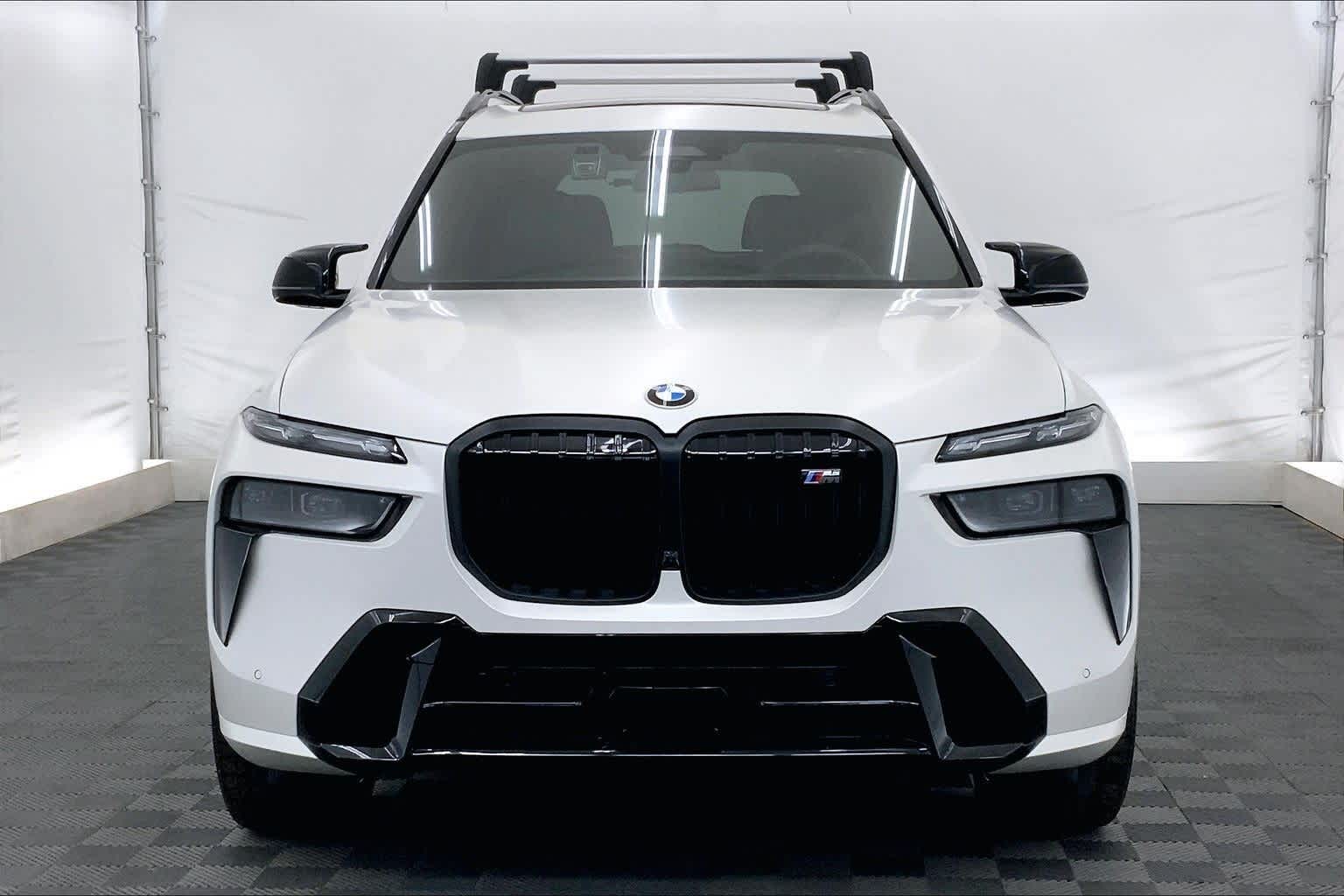 Thumbnail: 2026 BMW X7 - 6