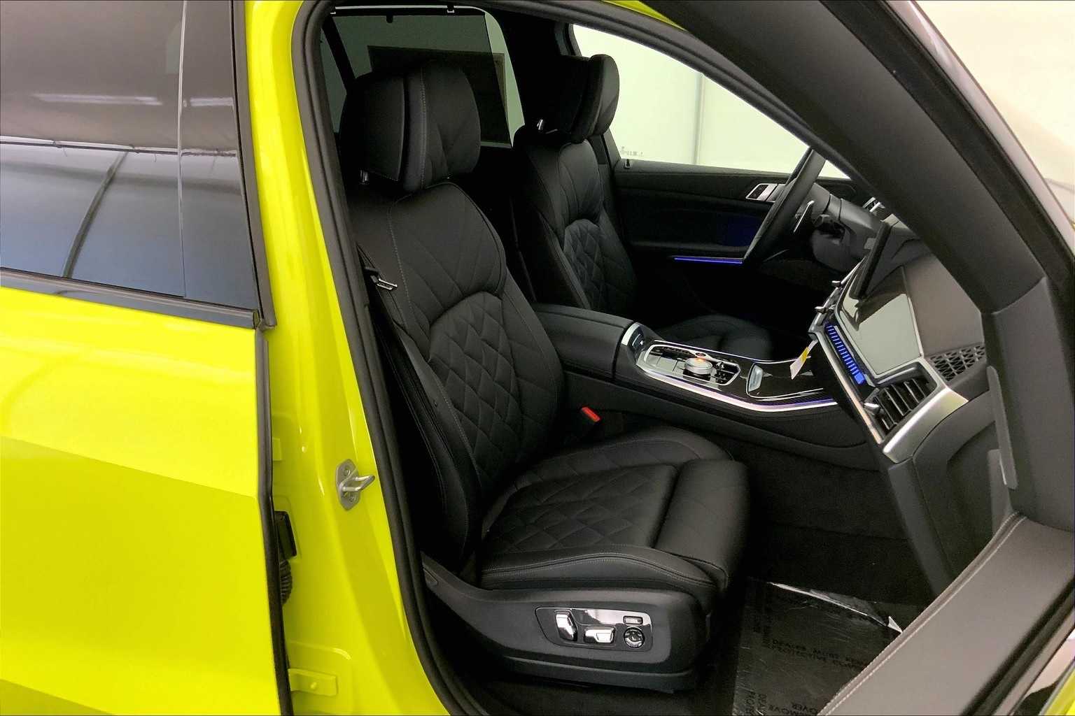 Thumbnail: 2025 BMW X5 - 14