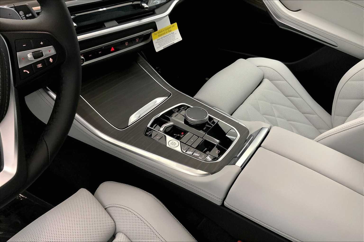 Thumbnail: 2026 BMW X5 - 17