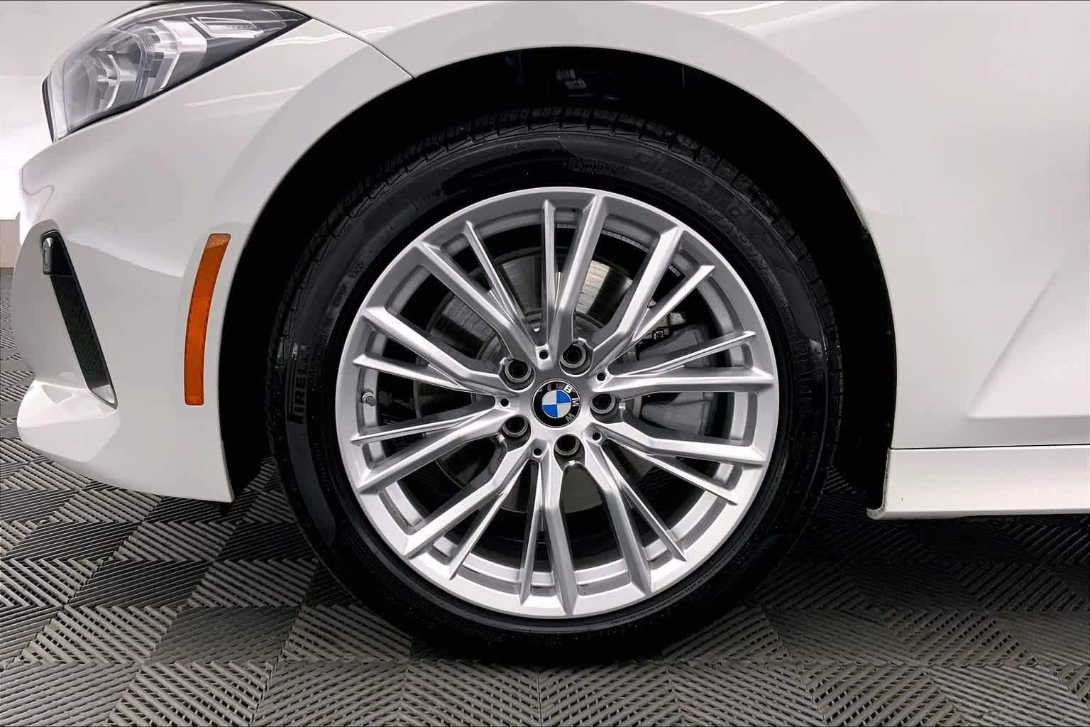 Thumbnail: 2024 BMW 3 Series - 8