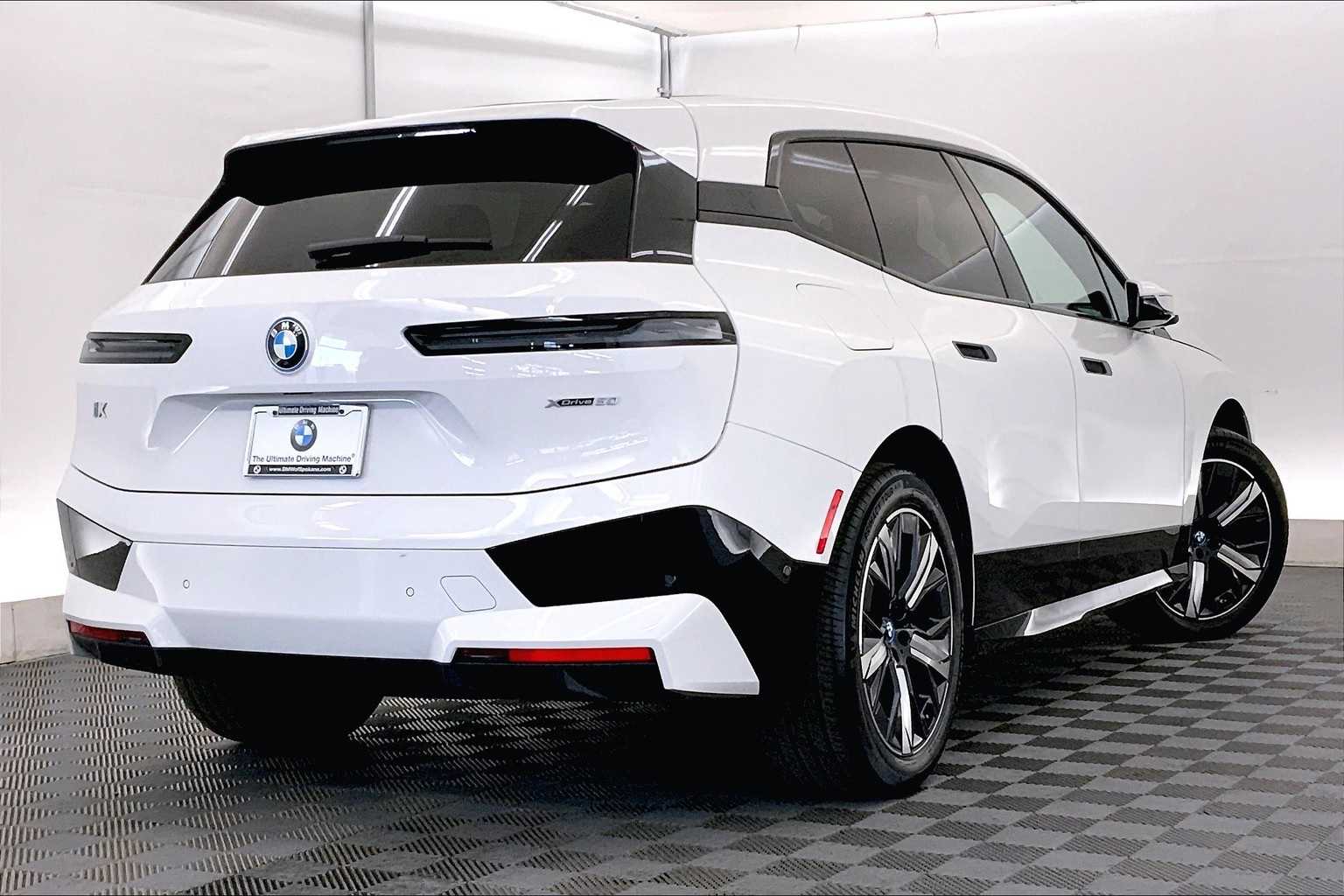 Thumbnail: 2024 BMW iX - 22