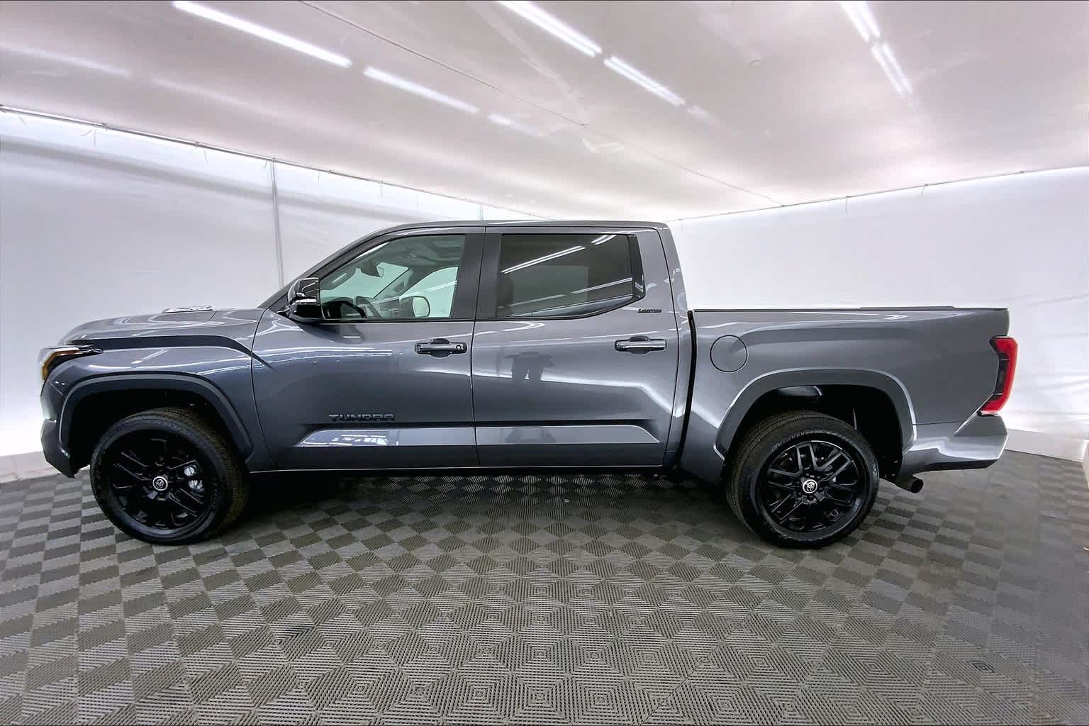 Thumbnail: 2024 Toyota Tundra - 3