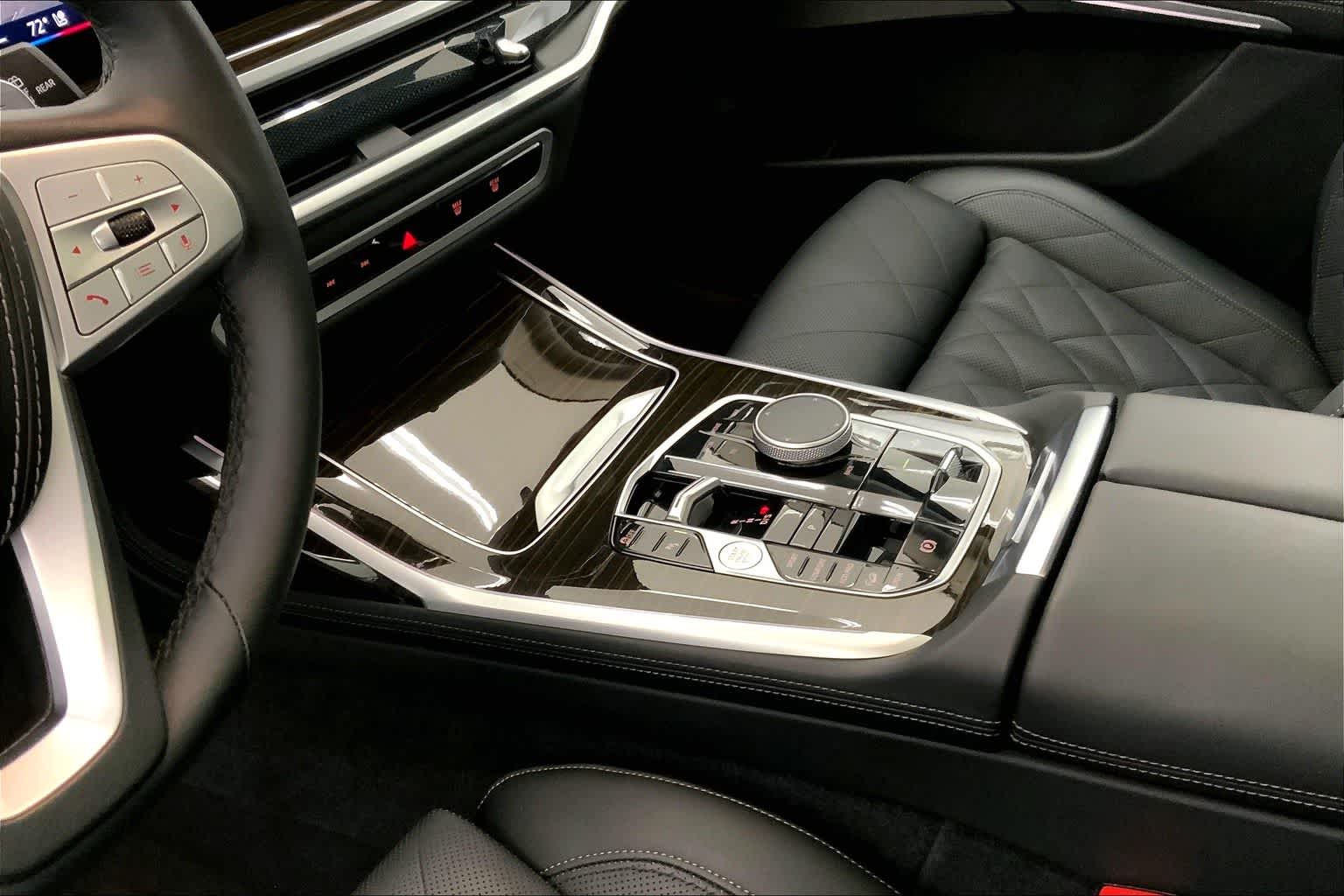 Thumbnail: 2024 BMW X7 - 16