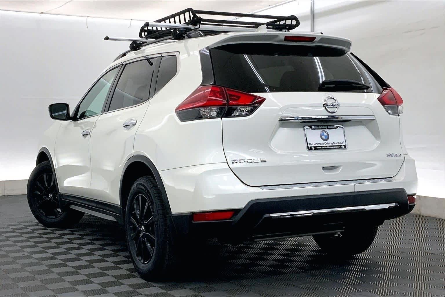 Thumbnail: 2017 Nissan Rogue - 4