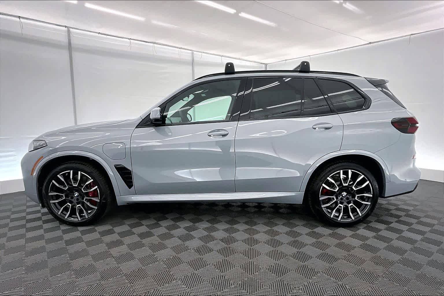 Thumbnail: 2026 BMW X5 - 3