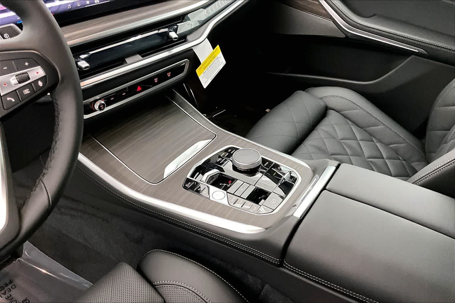 Thumbnail: 2026 BMW X5 - 17