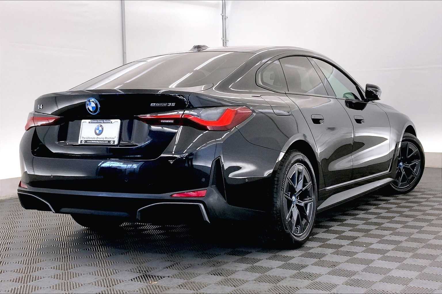 Thumbnail: 2023 BMW i4 - 22
