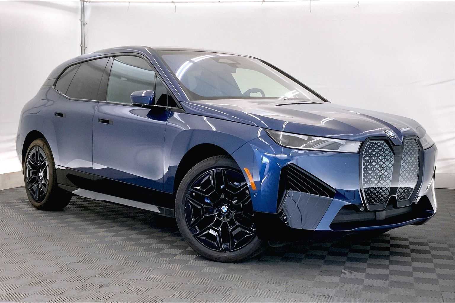 Thumbnail: 2025 BMW iX - 21