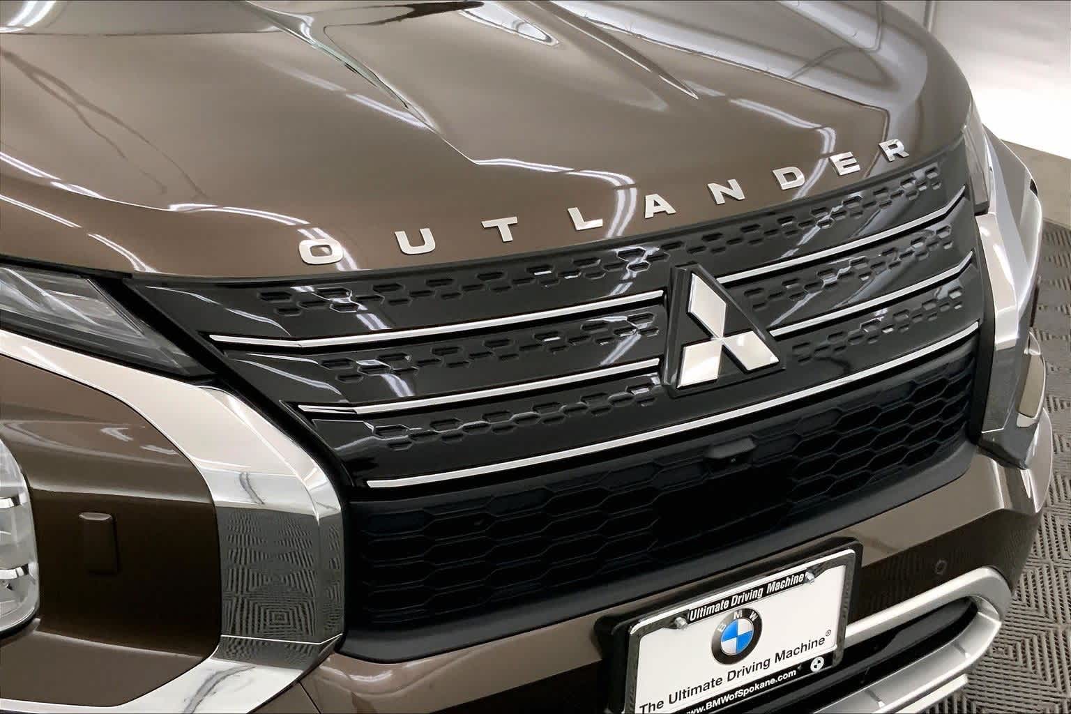 Thumbnail: 2023 Mitsubishi Outlander - 33