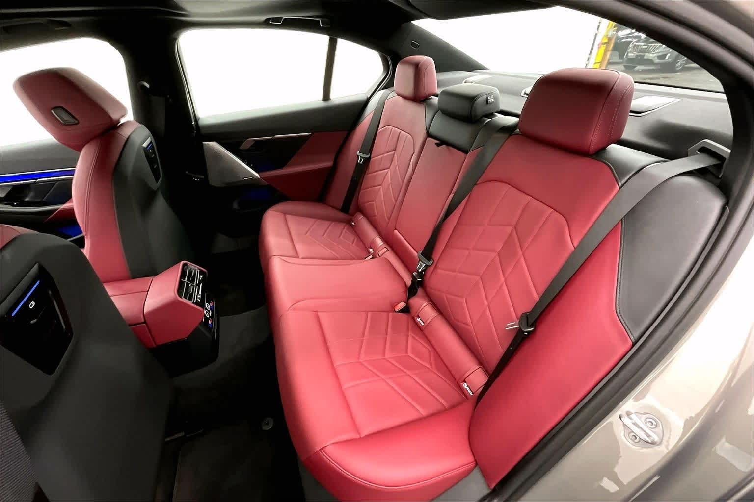 Thumbnail: 2026 BMW 5 Series - 29