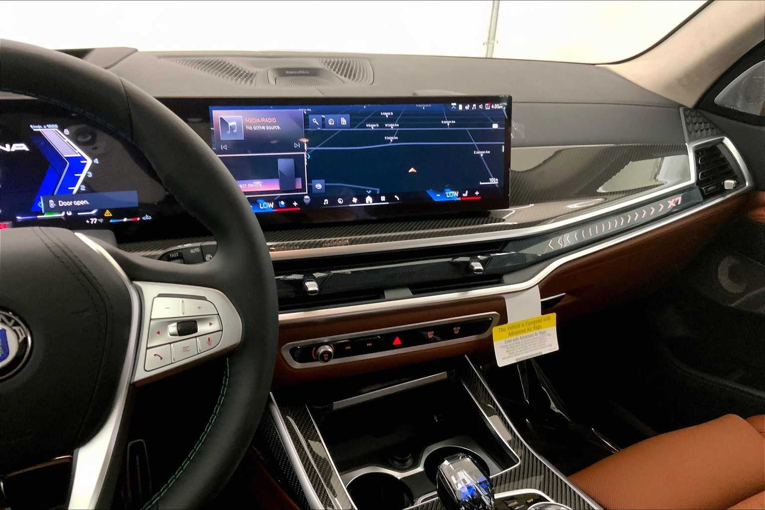 Thumbnail: 2026 BMW X7 - 16