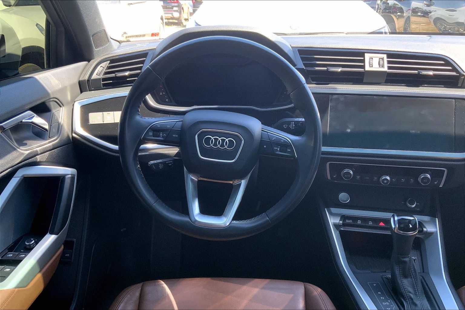 Thumbnail: 2020 Audi Q3 - 15