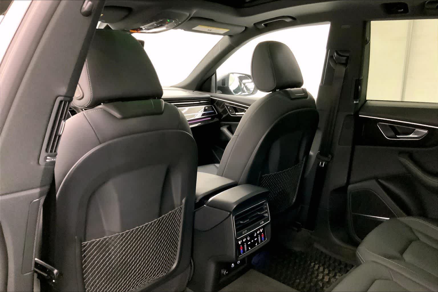 Thumbnail: 2022 Audi Q8 - 12