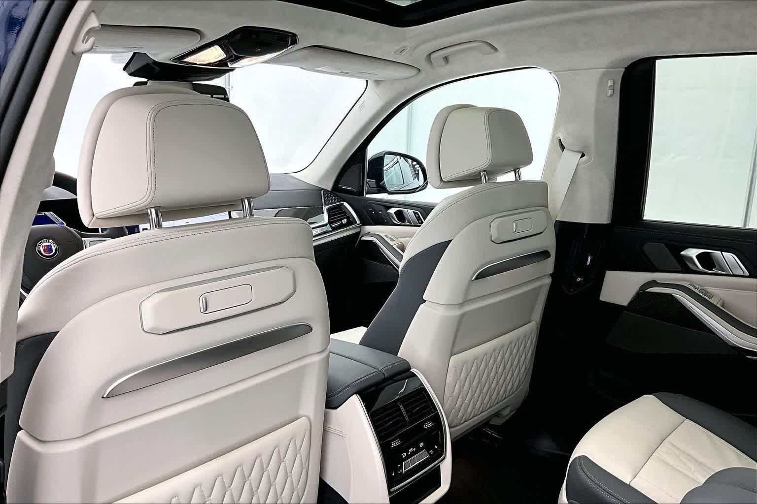 Thumbnail: 2026 BMW X7 - 12