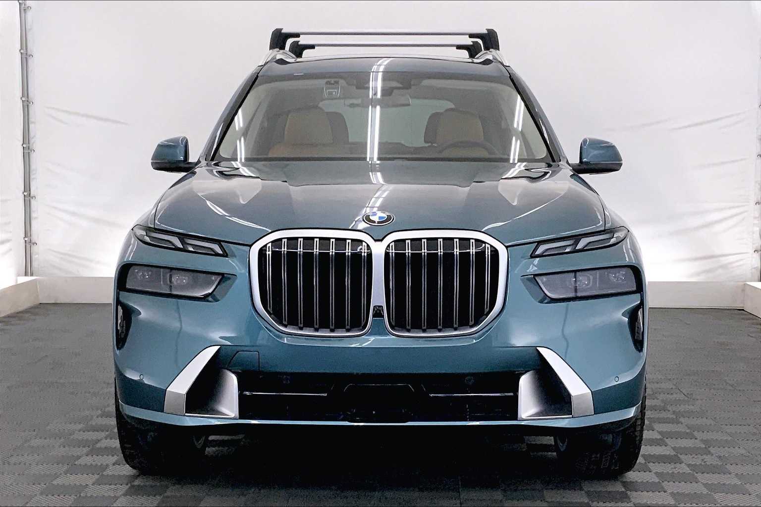 Thumbnail: 2026 BMW X7 - 6