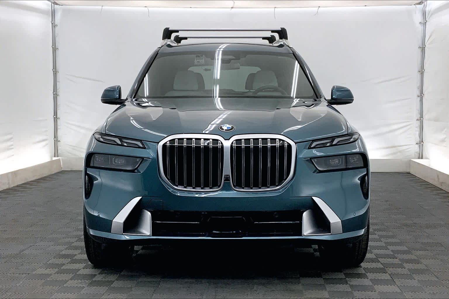 Thumbnail: 2026 BMW X7 - 6