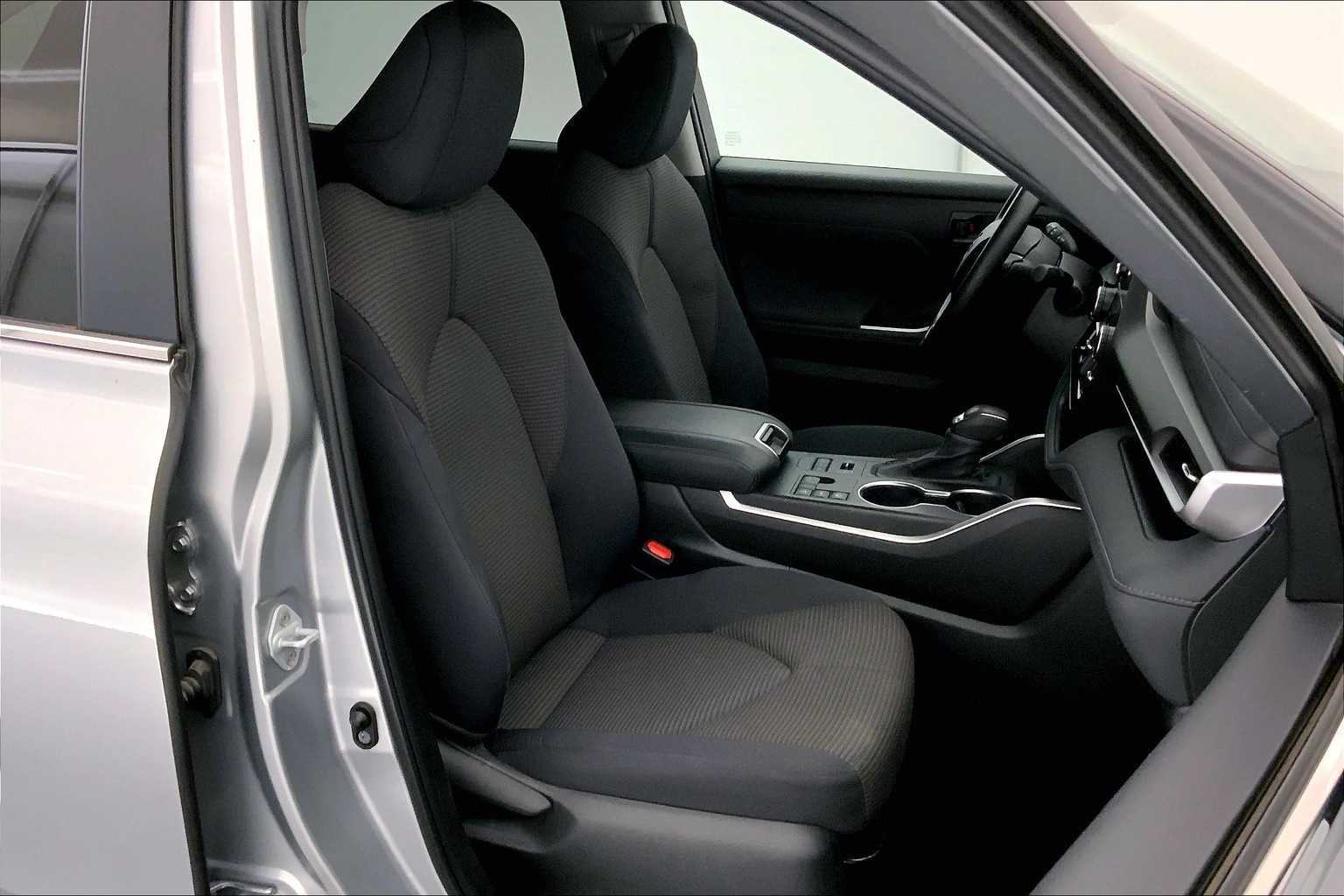 Thumbnail: 2024 Toyota Highlander - 13