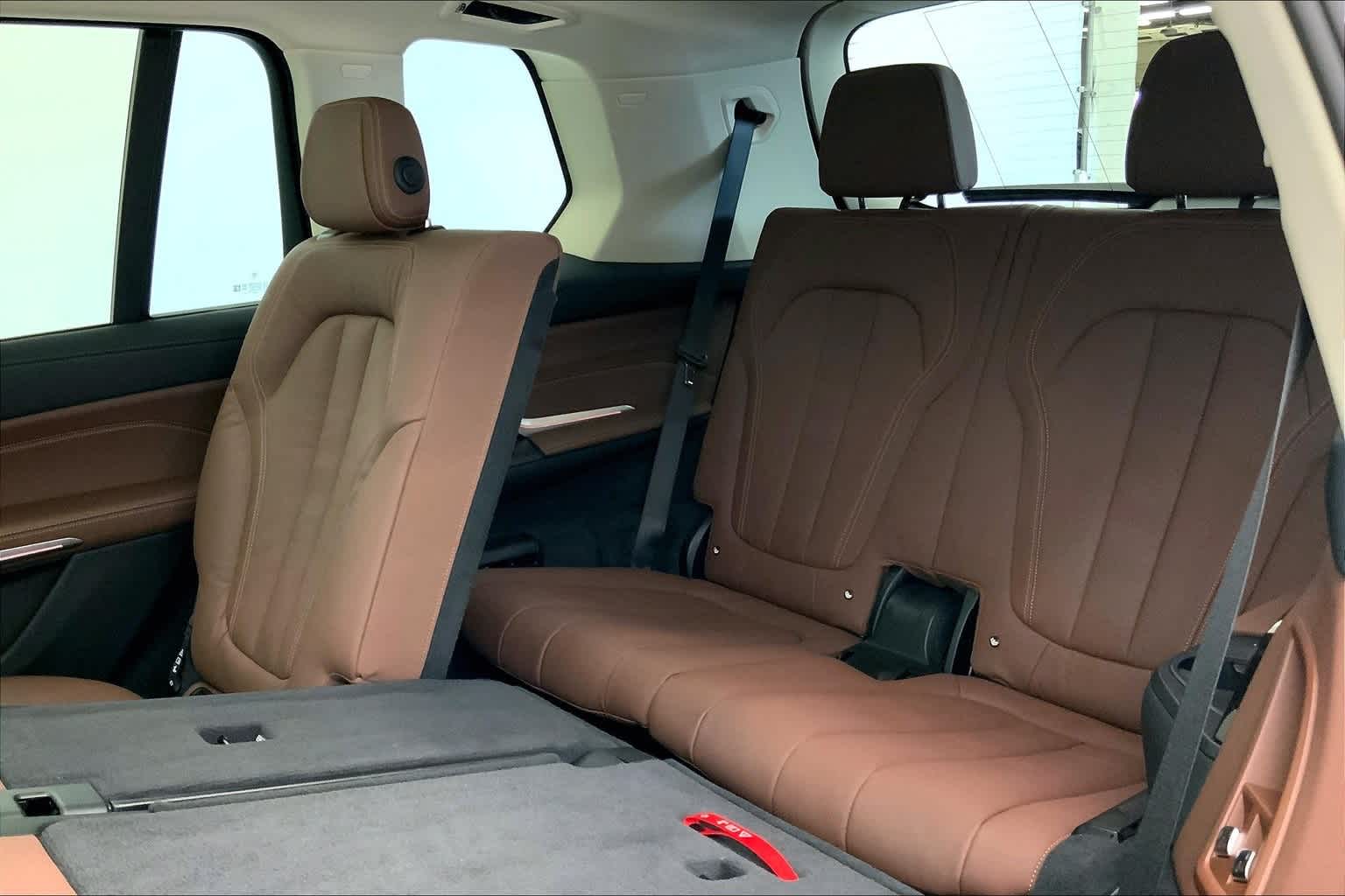 Thumbnail: 2021 BMW X7 - 29