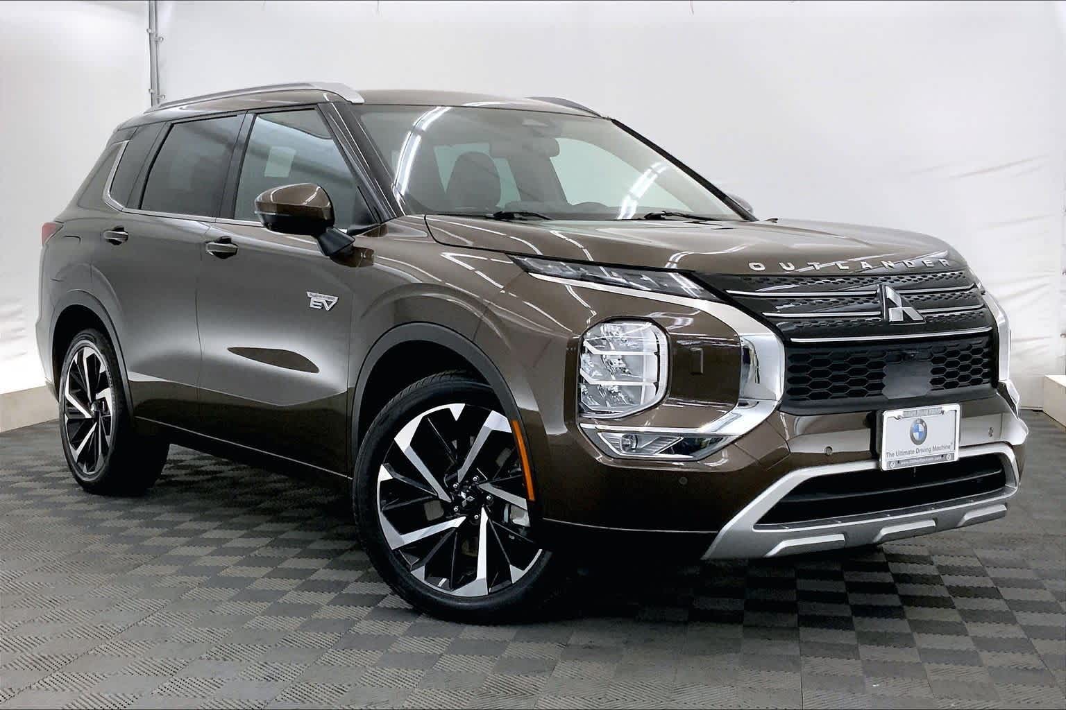 Thumbnail: 2023 Mitsubishi Outlander - 21