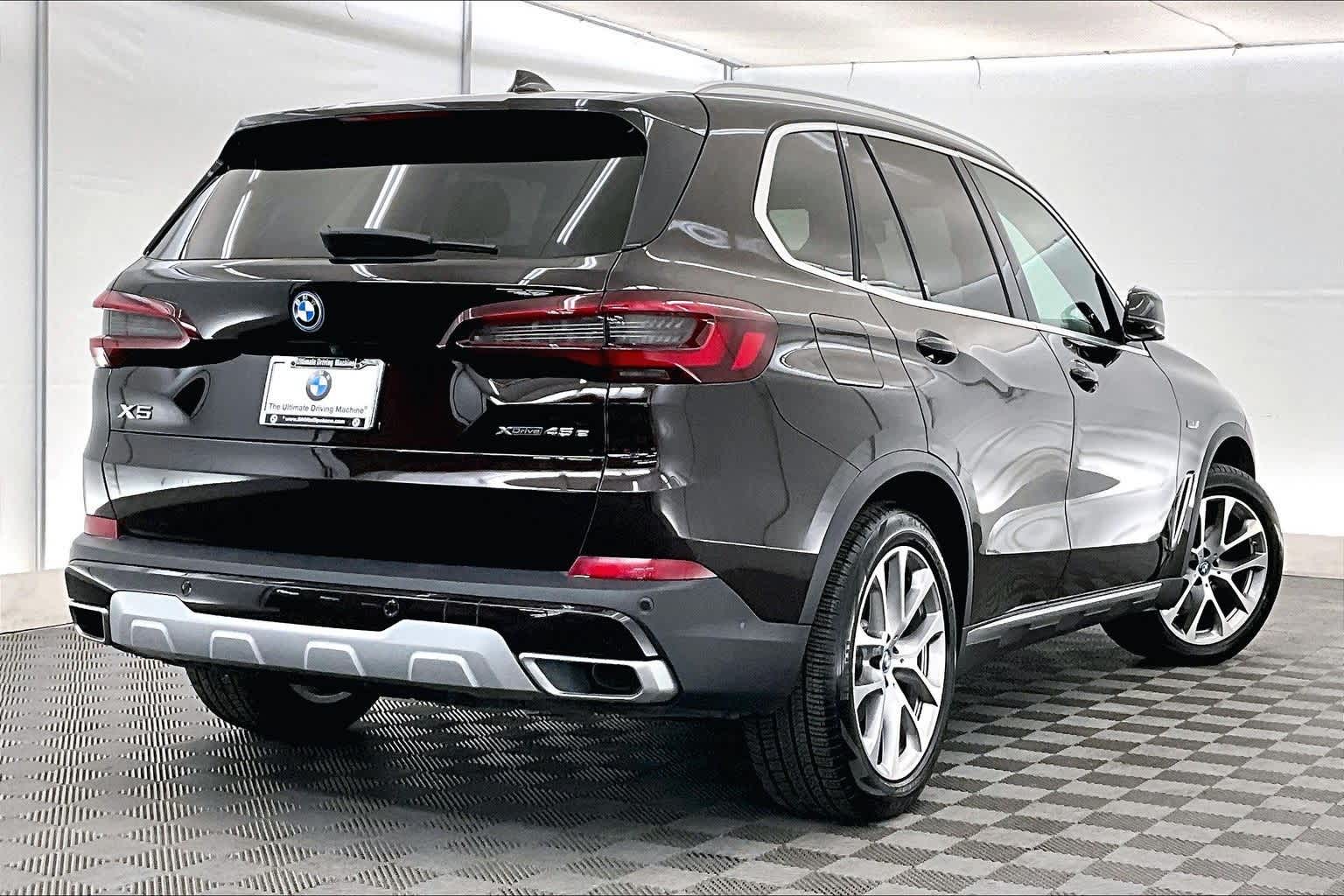 Thumbnail: 2022 BMW X5 - 22