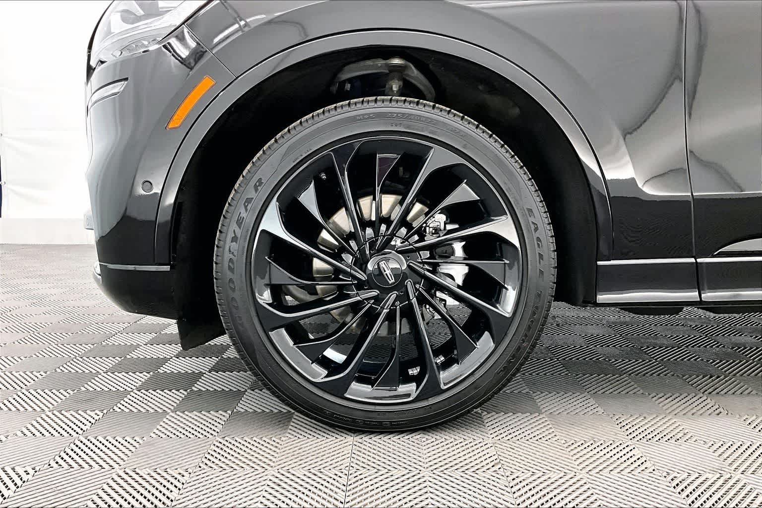 Thumbnail: 2023 Lincoln Aviator - 8