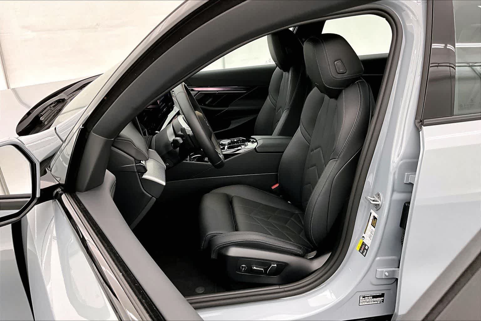 Thumbnail: 2026 BMW i5 - 11