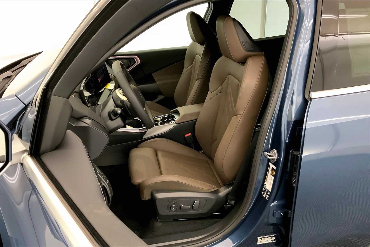 Thumbnail: 2025 BMW X3 - 11