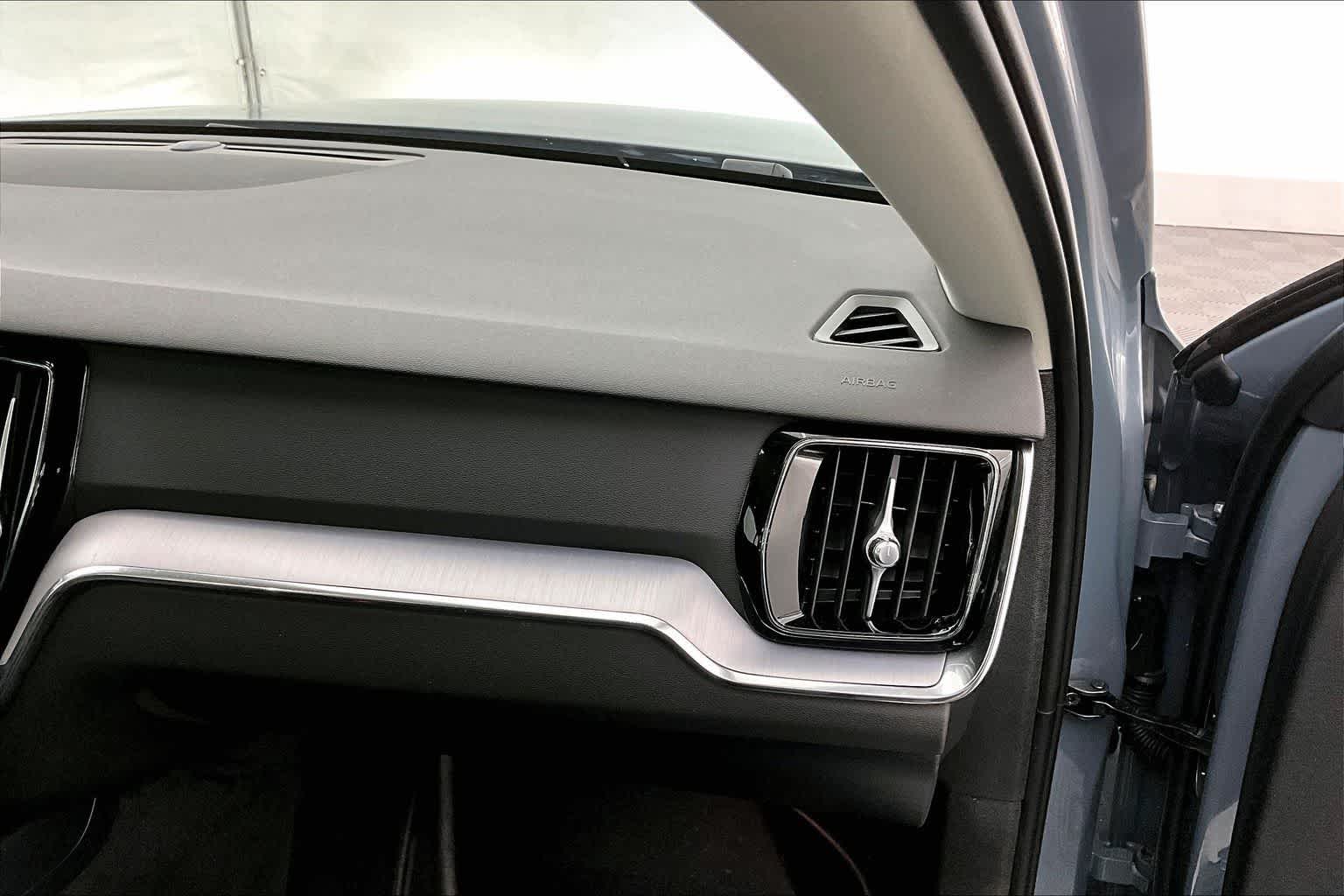 Thumbnail: 2024 Volvo S60 - 23