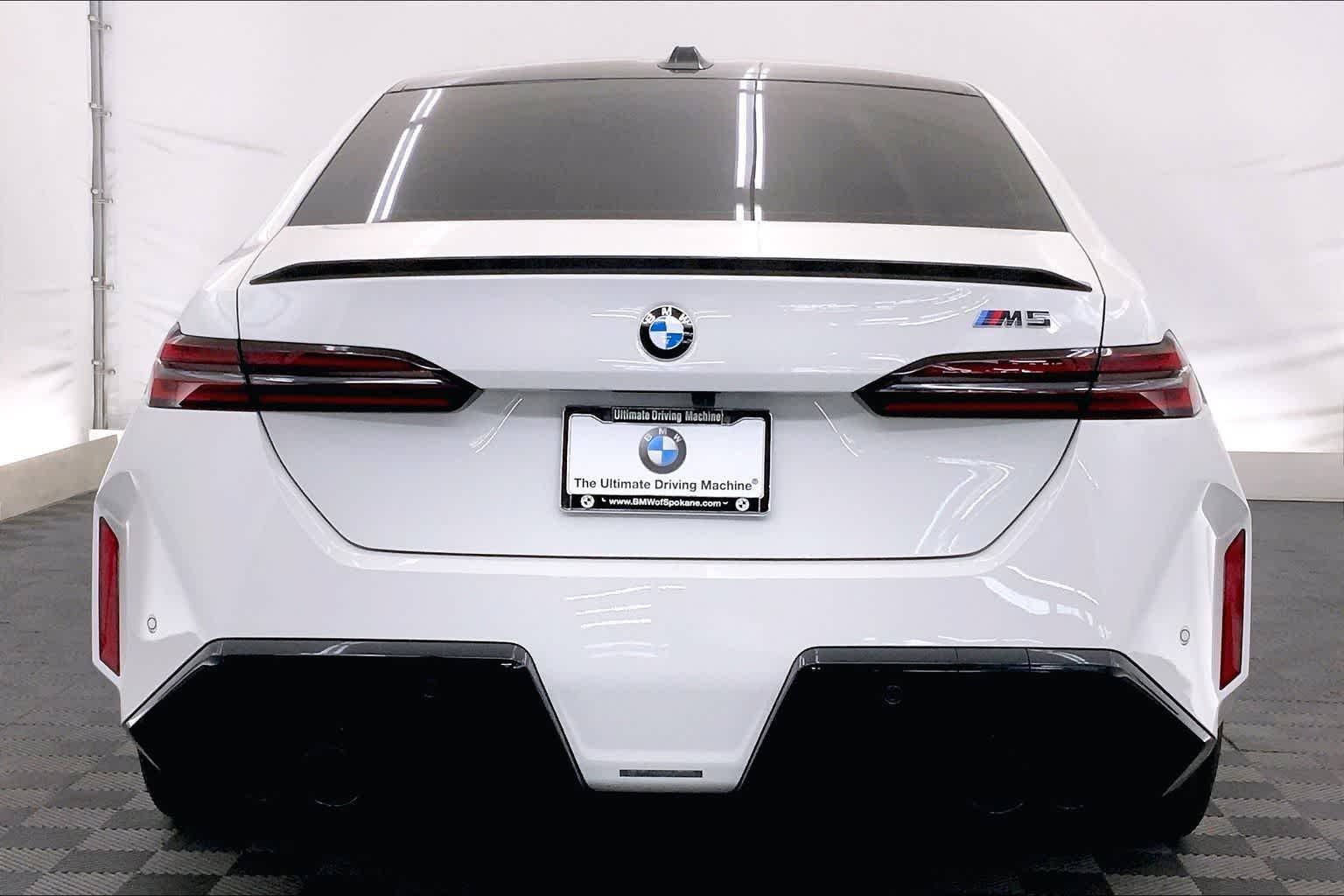 Thumbnail: 2026 BMW M5 - 5