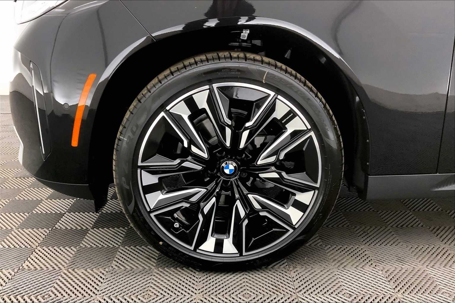 Thumbnail: 2025 BMW X3 - 8