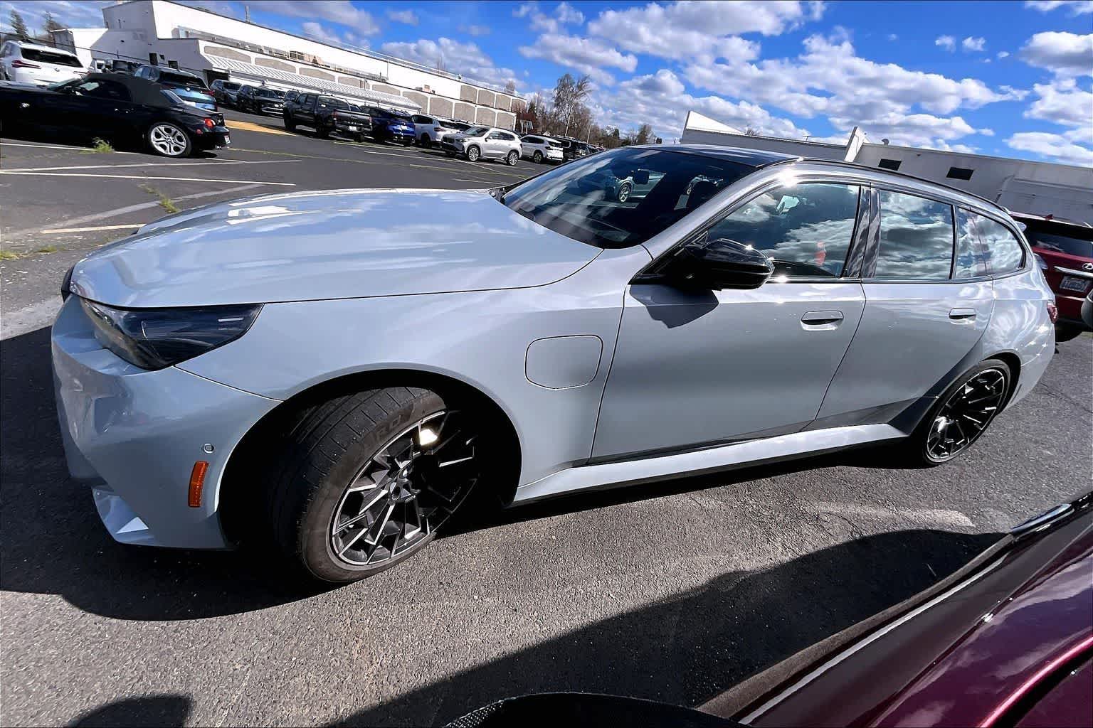 Thumbnail: 2026 BMW M5 - 3