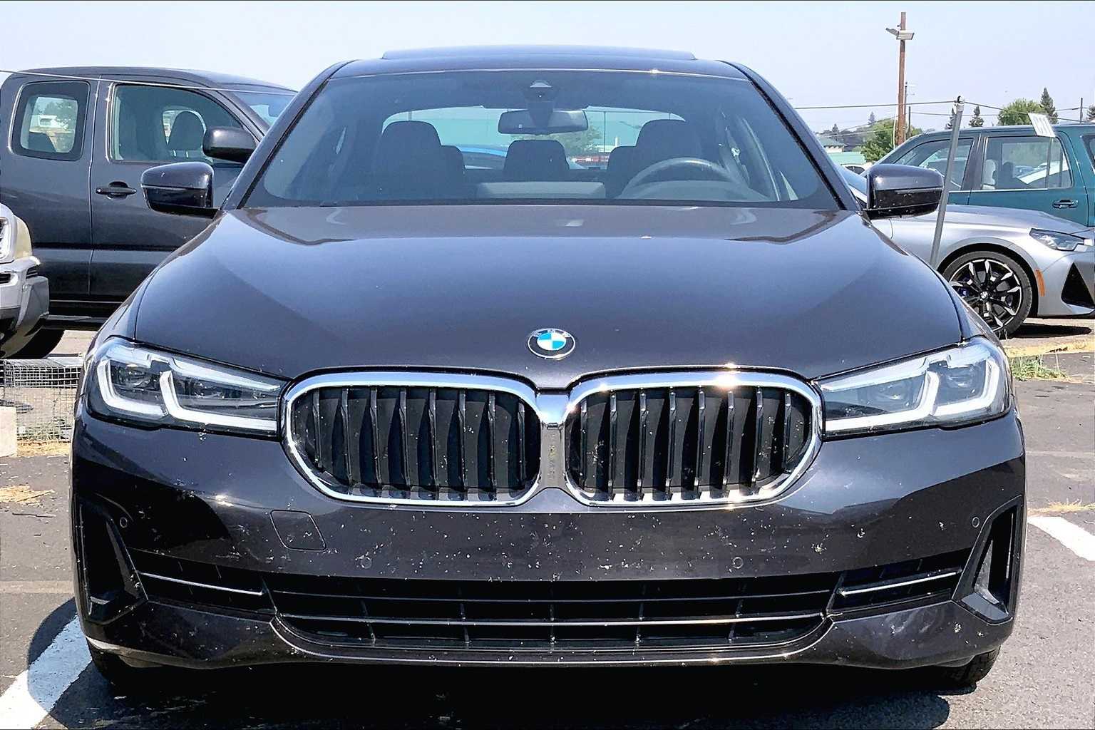 Thumbnail: 2023 BMW 5 Series - 5