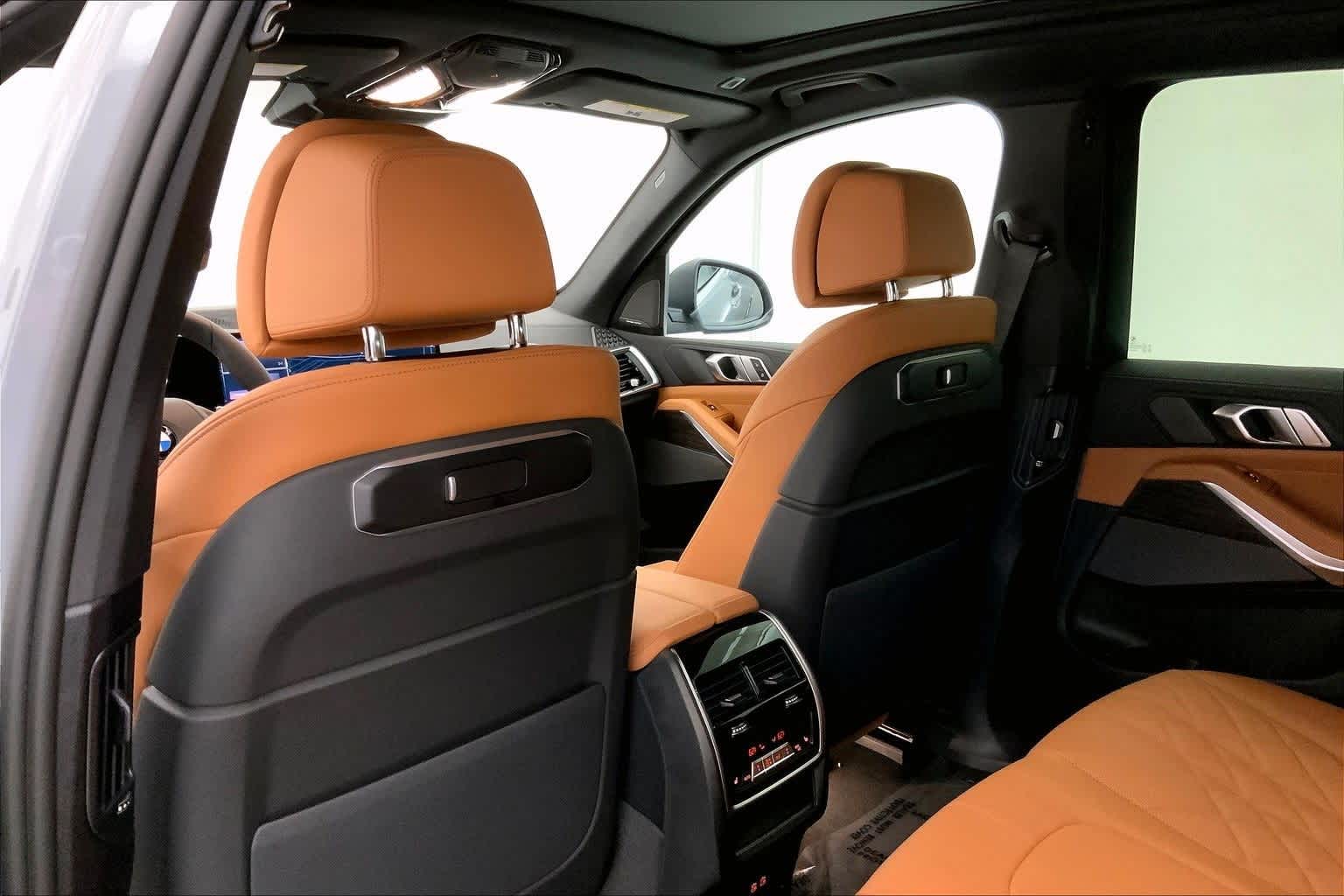 Thumbnail: 2026 BMW X5 - 12