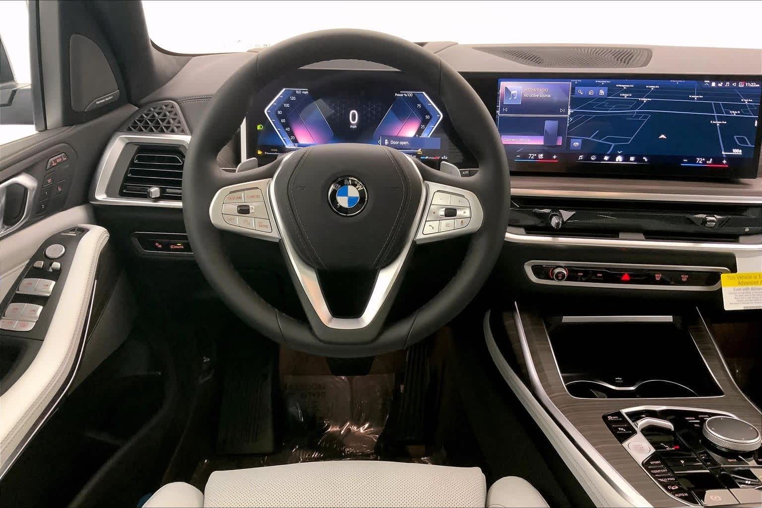 Thumbnail: 2026 BMW X7 - 15