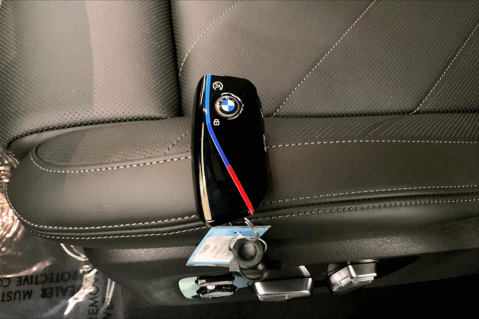 Thumbnail: 2026 BMW XM - 20