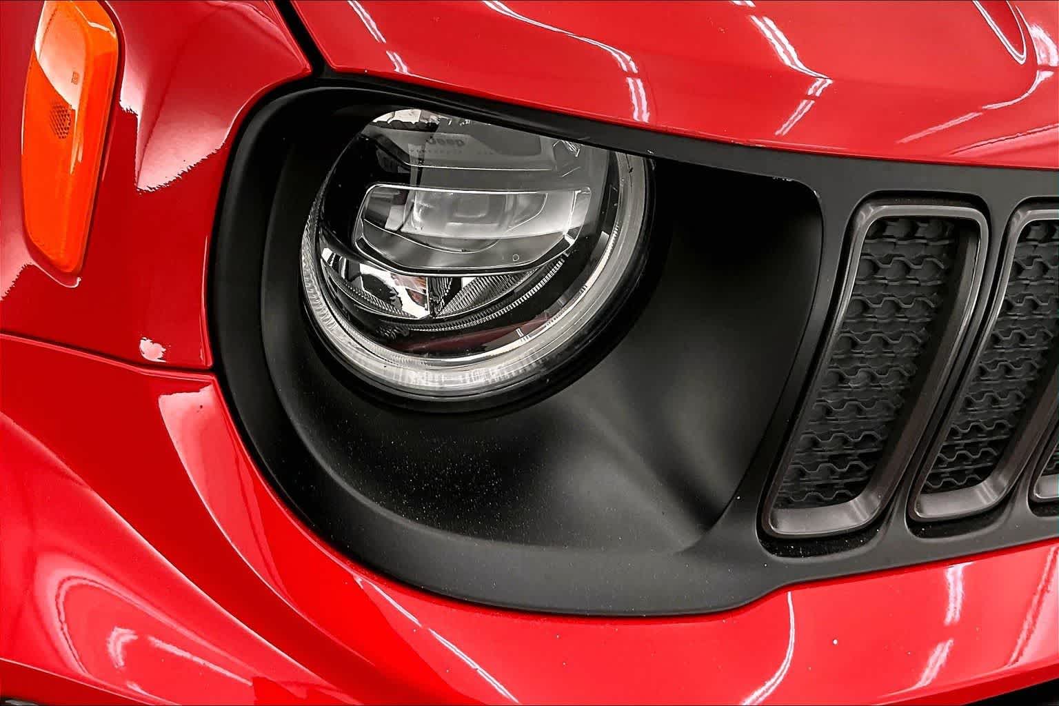 Thumbnail: 2020 Jeep Renegade - 31