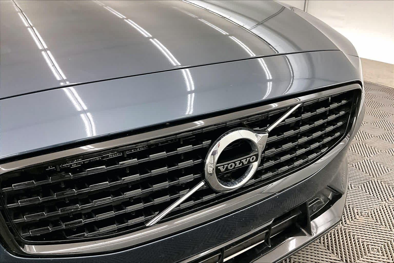 Thumbnail: 2022 Volvo S60 - 33