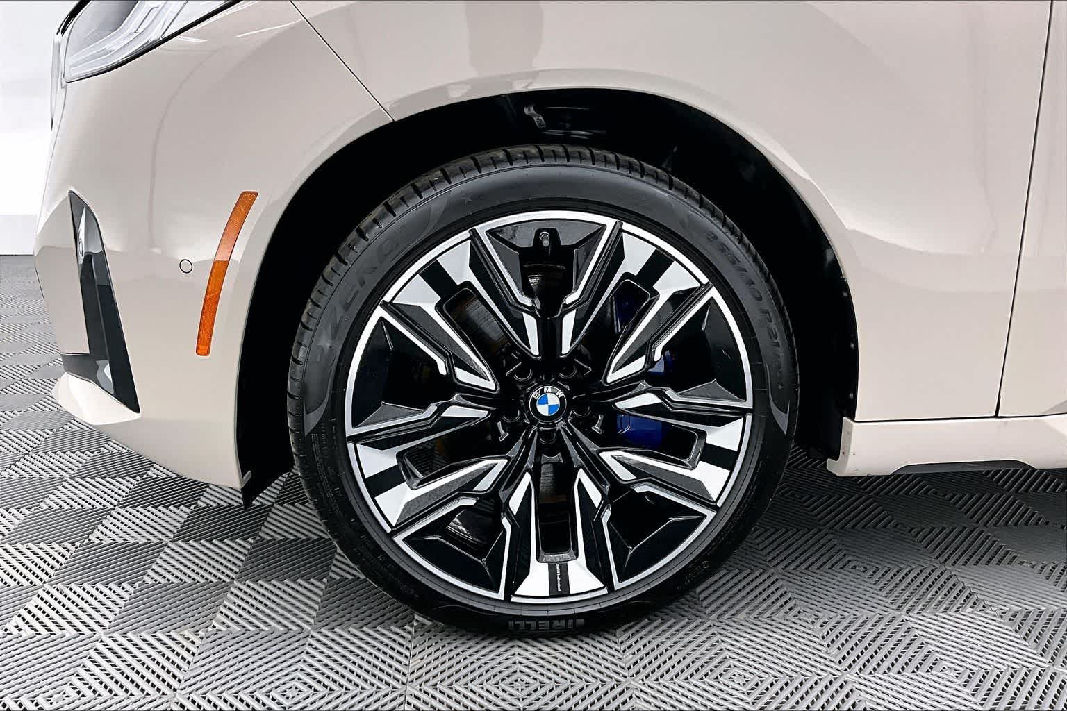 Thumbnail: 2025 BMW X3 - 8