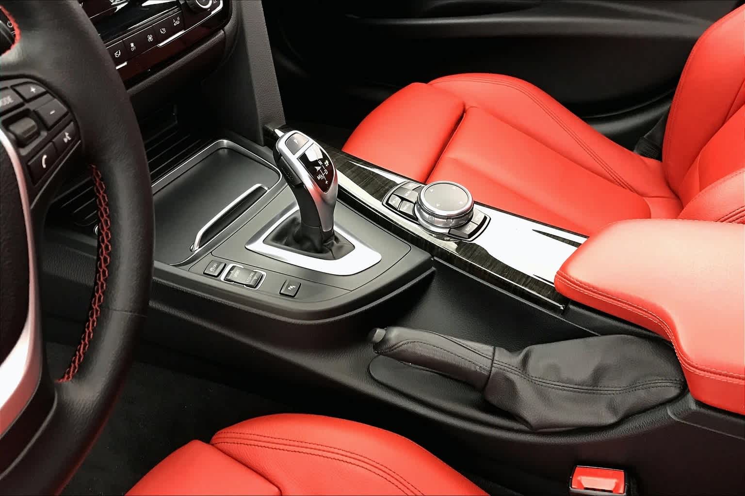 Thumbnail: 2016 BMW 3 Series - 23