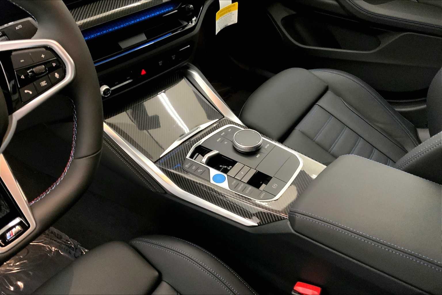 Thumbnail: 2025 BMW i4 - 17