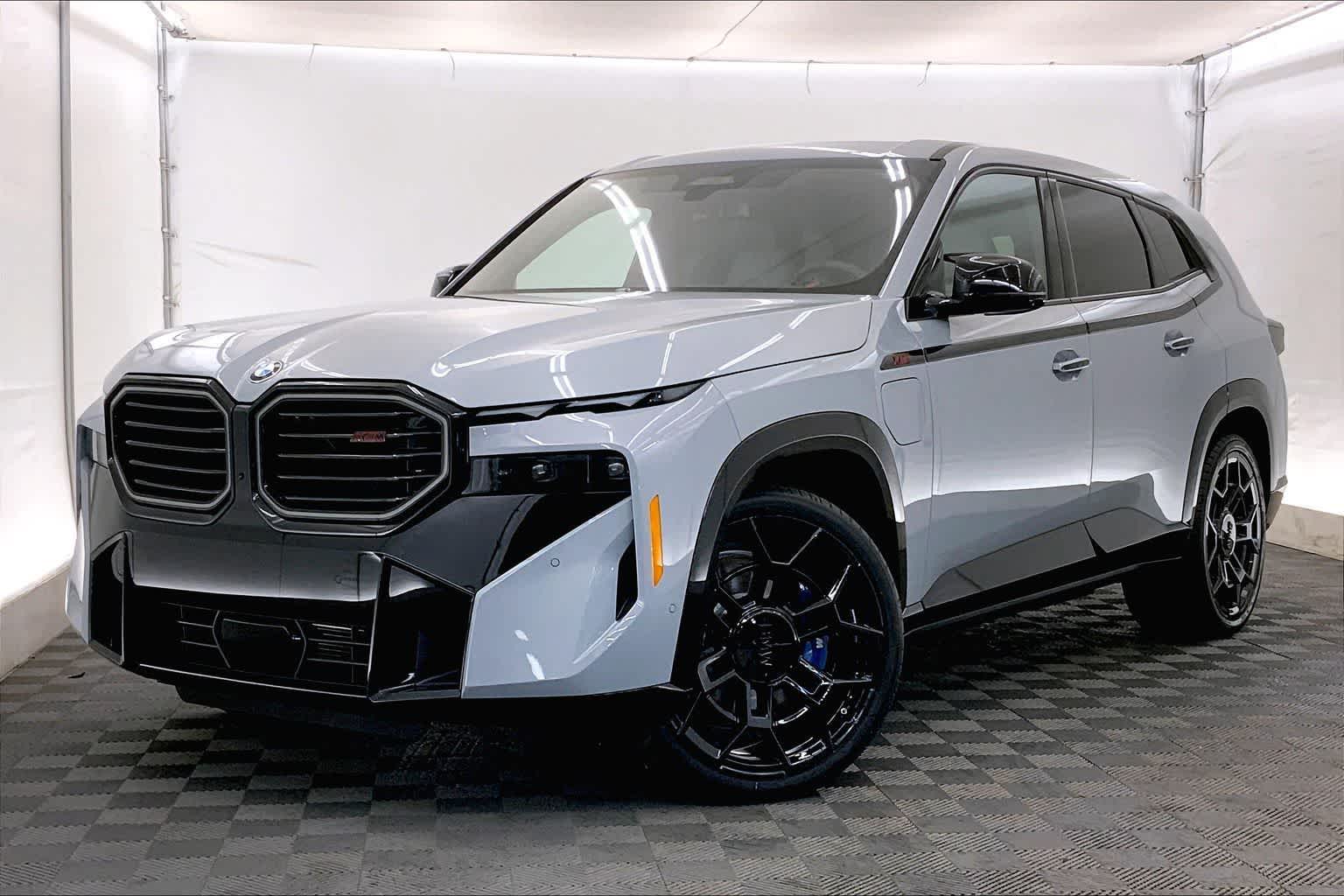 Thumbnail: 2026 BMW XM - 1