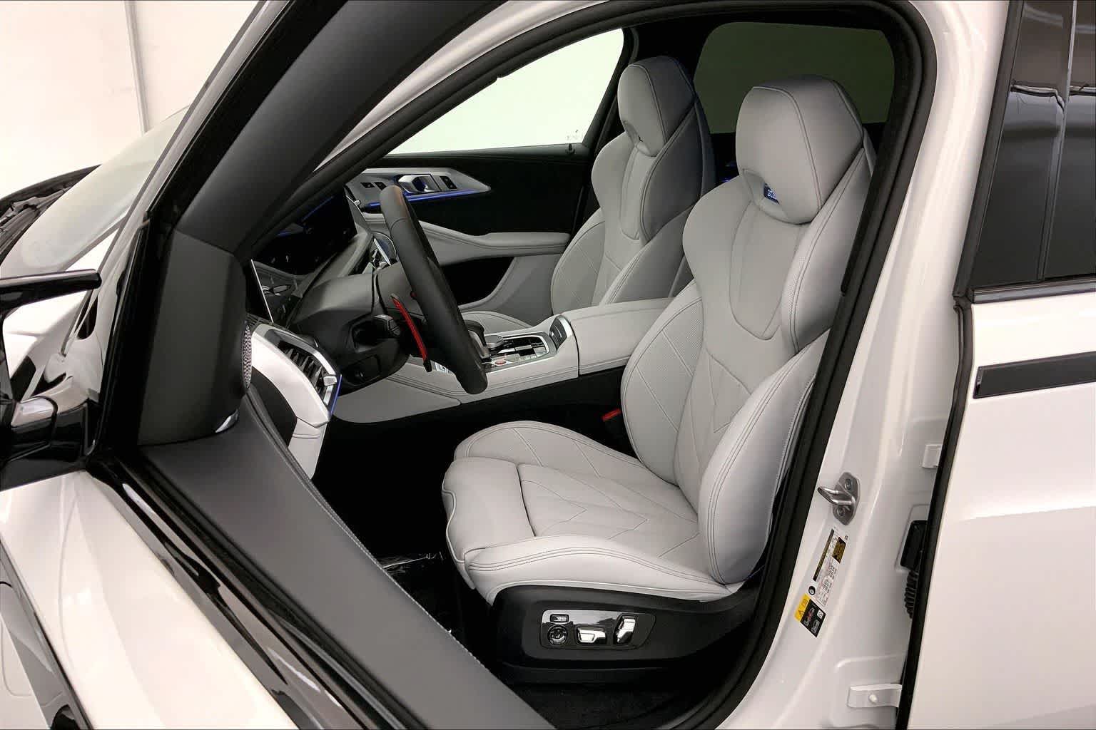 Thumbnail: 2026 BMW XM - 11