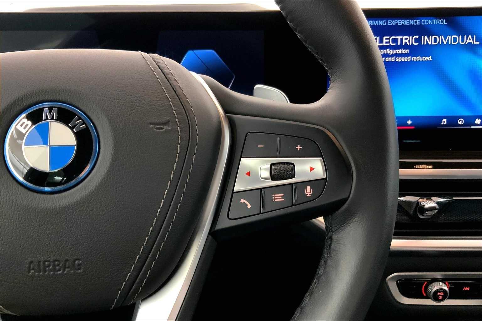 Thumbnail: 2025 BMW X5 - 25