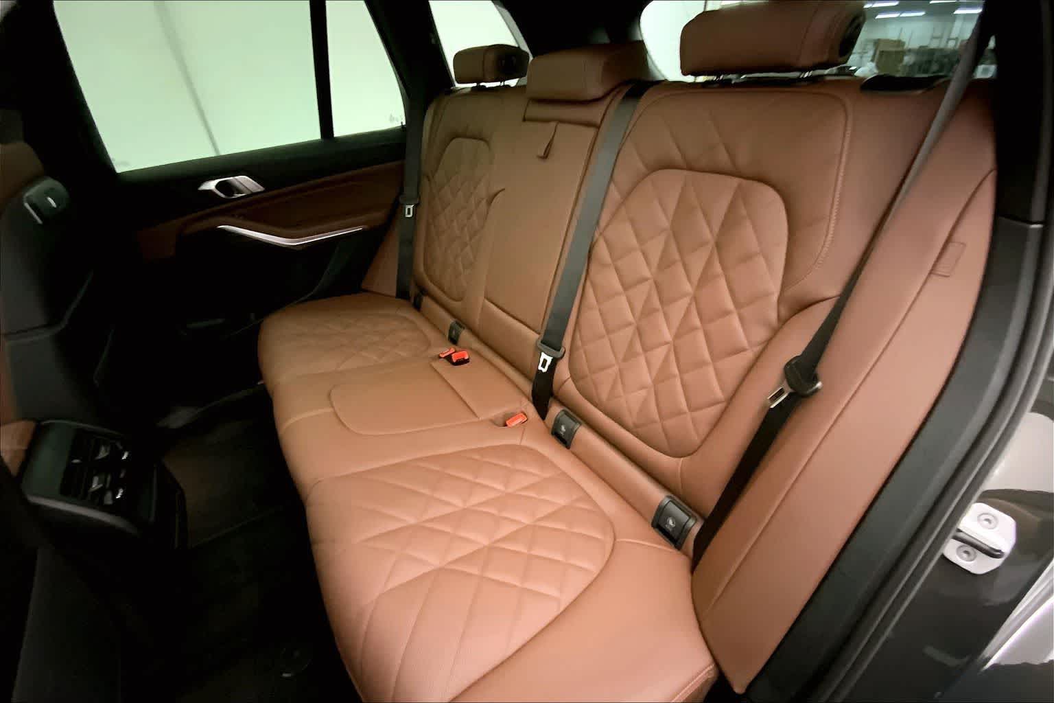 Thumbnail: 2026 BMW X5 - 13