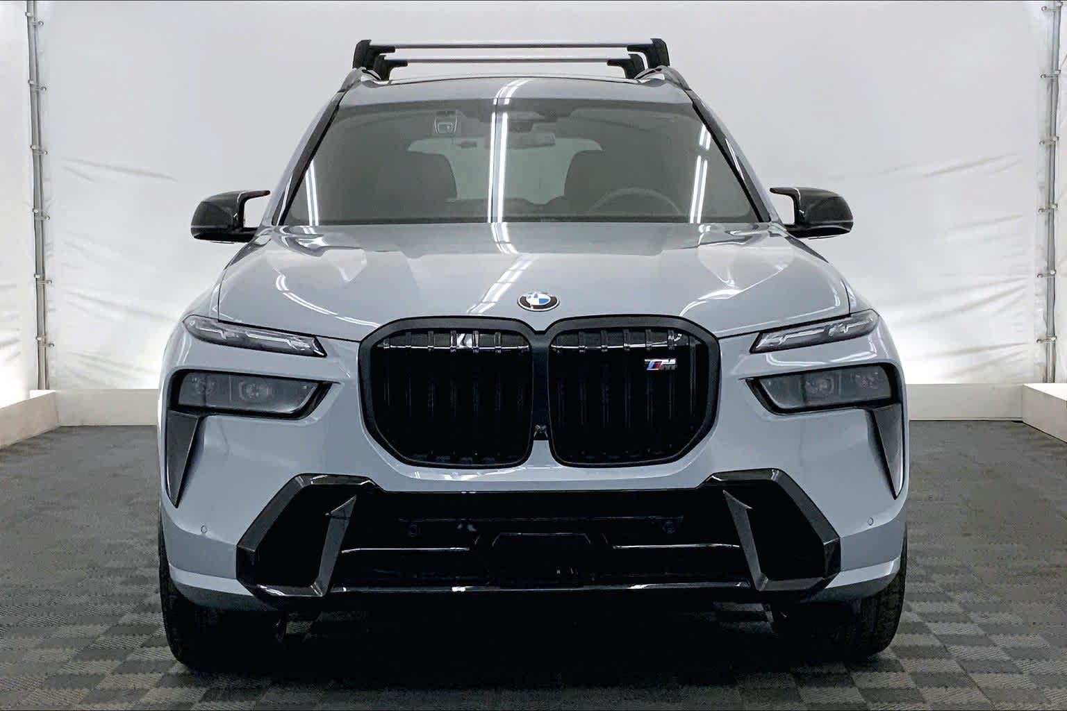 Thumbnail: 2026 BMW X7 - 6