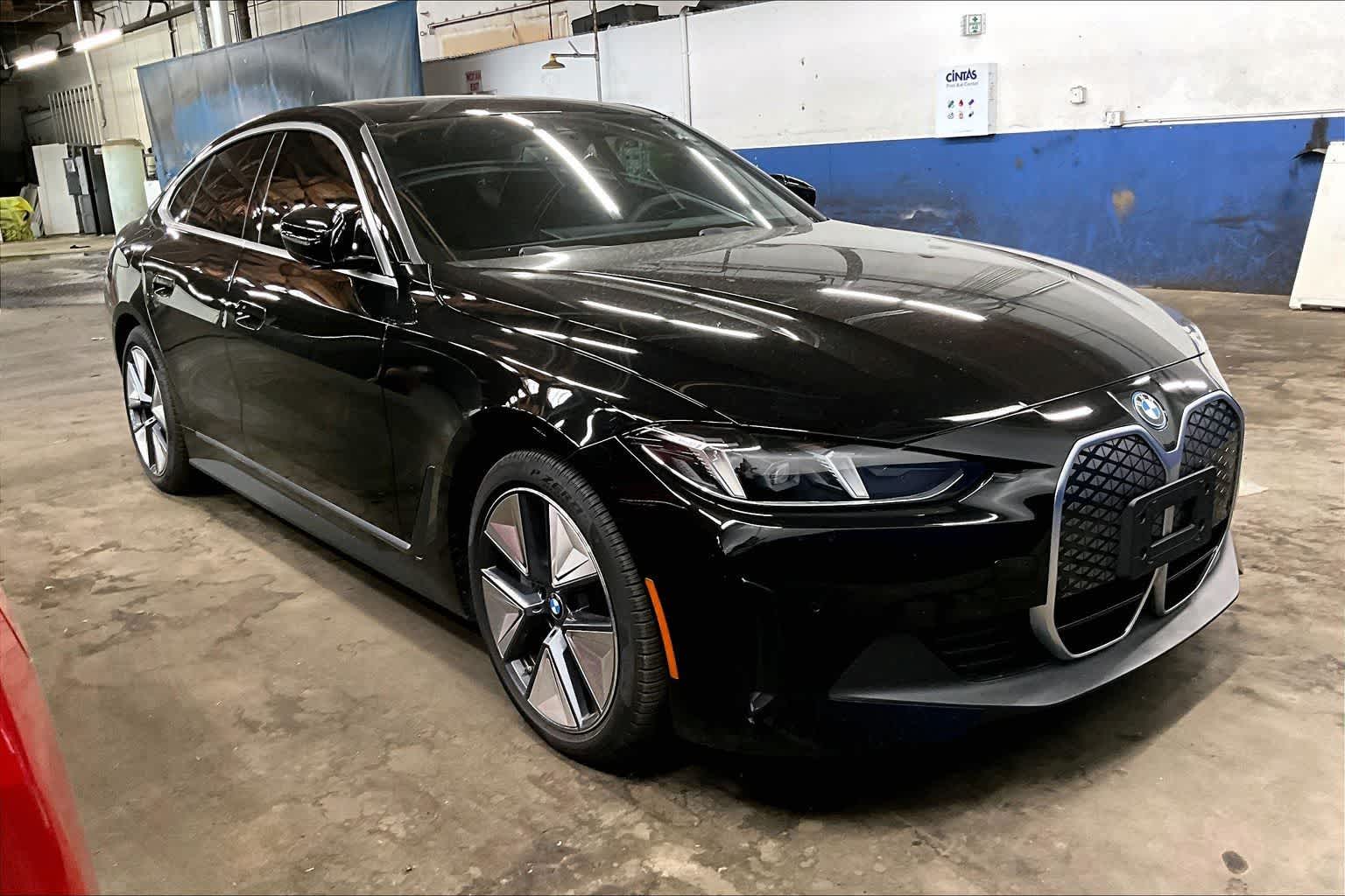 Thumbnail: 2025 BMW i4 - 11