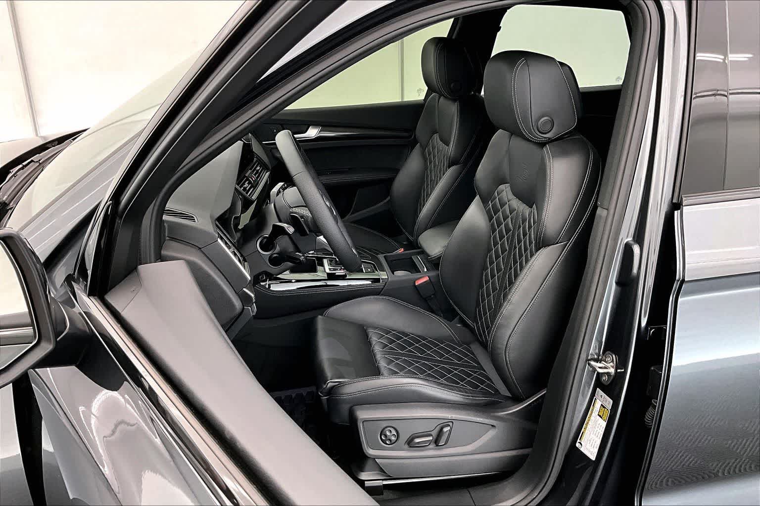 Thumbnail: 2024 Audi SQ5 - 11