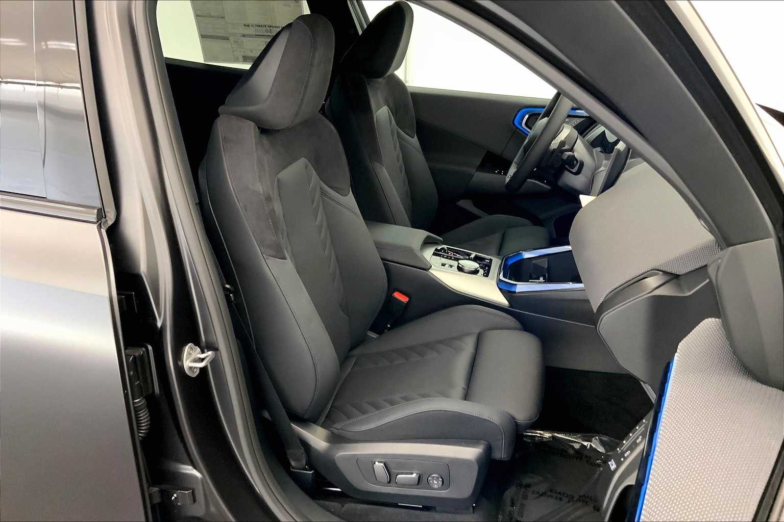 Thumbnail: 2025 BMW X3 - 14