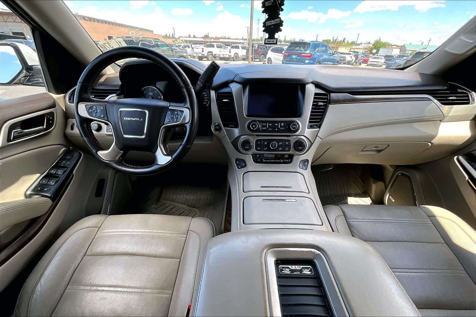 Thumbnail: 2019 GMC Yukon XL - 10