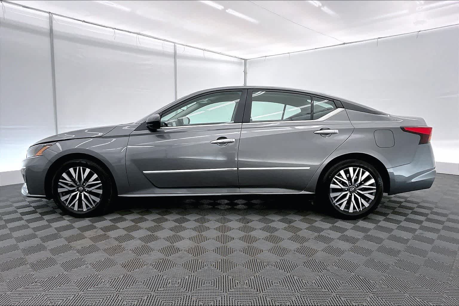Thumbnail: 2025 Nissan Altima - 3